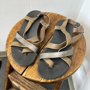 OluKai Size 5 Brown Leather Strappy Sandals with Black Sole